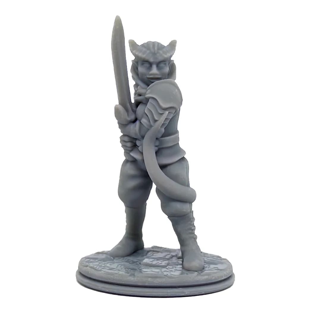 Imagen de #259 A - Tiefling Guerrera - 25mm