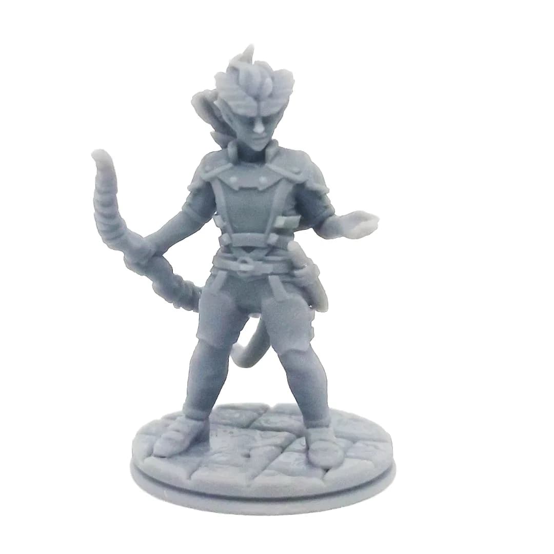 Imagen de #132 A - Tiefling Explorador - 25mm